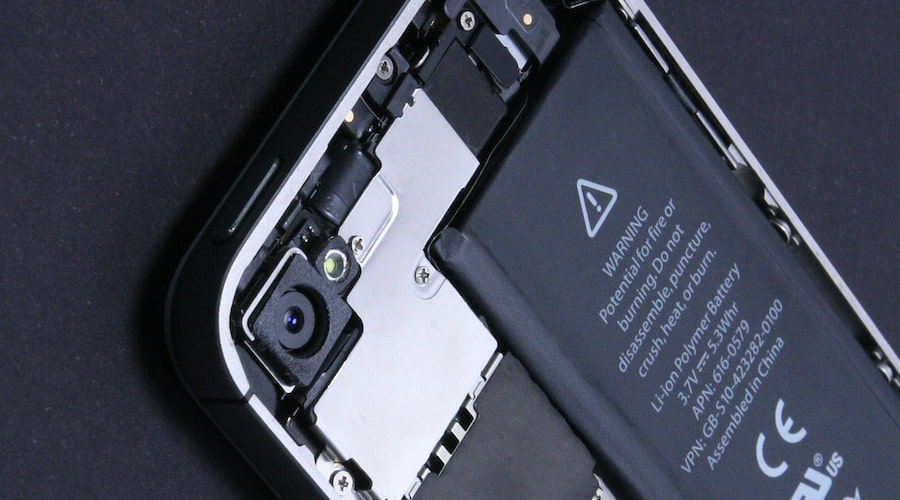 Les iPhones Ont-ils des Batteries au Lithium ? Pourquoi c'est Important et comment Facturer Correctement ?