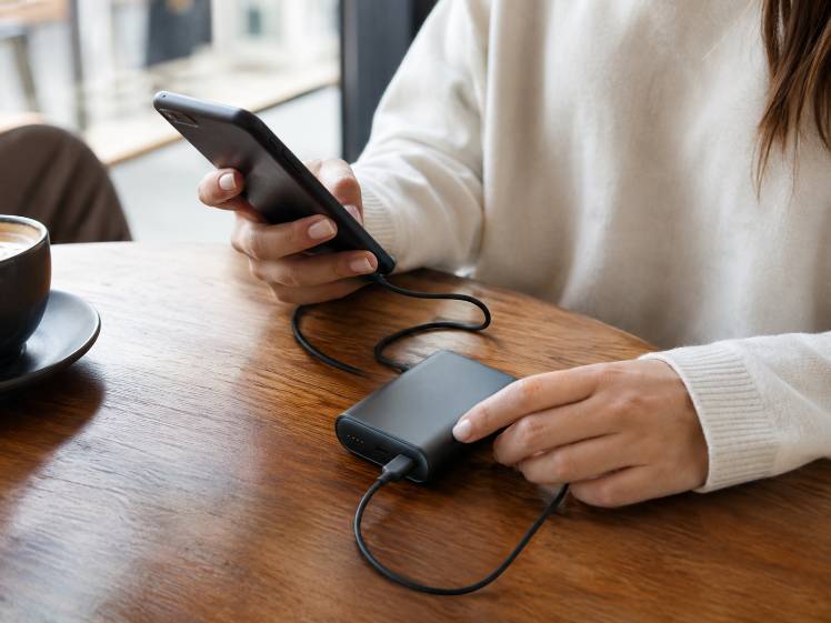 Batterie externe 5 000 mAh : combien de charges pour votre téléphone ?