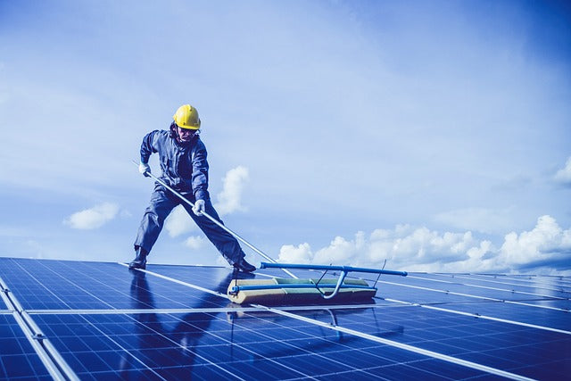 Guide de maintenance : La bonne façon de nettoyer l’installation solaire