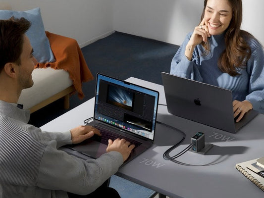 Laisser brancher chargeur pc portable : mythes et réalités
