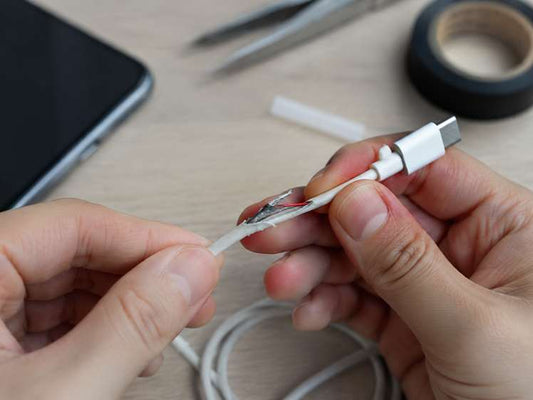Comment réparer un fil de chargeur coupé